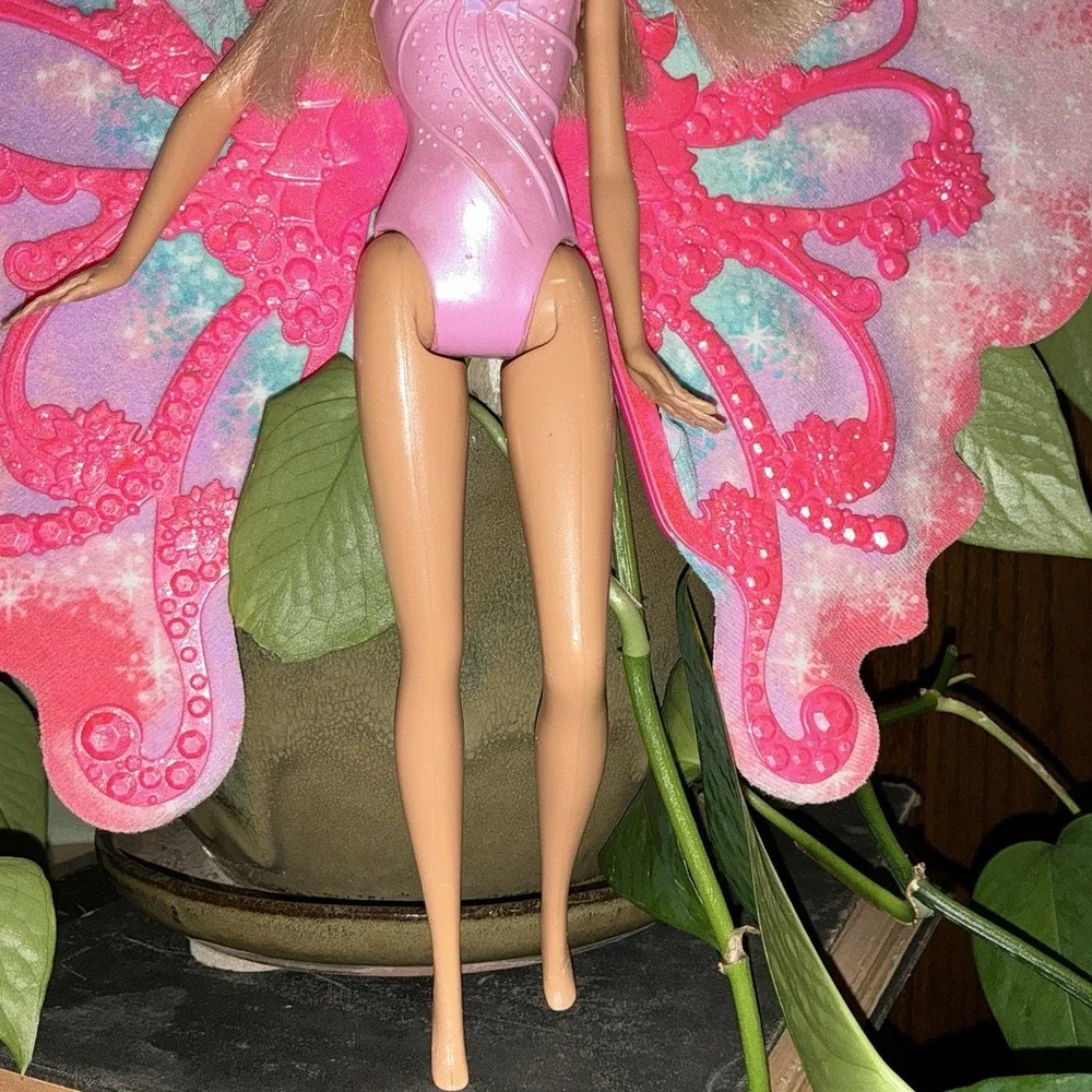Flower 'n Flutter Fairy Barbie Doll • Butterfly Wings • 2011 • Mattel • Pink